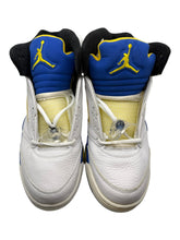 Load image into Gallery viewer, Jordan 5 Retro Laney (2000) DS SZ 9.5 NOT WEARABLE
