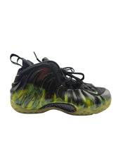 Load image into Gallery viewer, Nike Air Foamposite One ParaNorman (Pre-Owned) SZ 7

