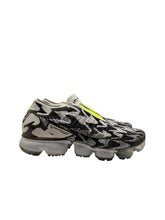 Load image into Gallery viewer, Nike Air VaporMax Moc 2 Acronym Light Bone (Pre-Owned) SZ 7
