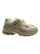 Load image into Gallery viewer, New Balance 2002R Protection Pack Distressed (Pre-Owned) SZ 8.5
