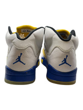 Load image into Gallery viewer, Jordan 5 Retro Laney (2000) DS SZ 9.5 NOT WEARABLE
