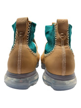 Load image into Gallery viewer, Nike Air VaporMax Marc Newson (DS) SZ 7
