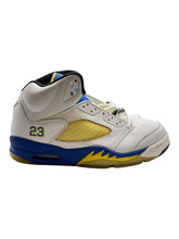 Load image into Gallery viewer, Jordan 5 Retro Laney (2000) DS SZ 9.5 NOT WEARABLE
