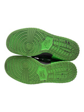 Load image into Gallery viewer, Nike Air Rubber Dunk Off-White Green Strike (Pre-Owned) SZ 9
