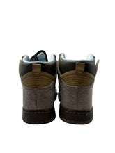 Load image into Gallery viewer, Nike Dunk High Coraline (Pre-Owned) SZ 7 Rep Box

